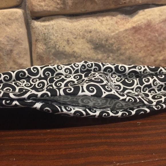 Handmade Cloth Face Mask with Filter Pocket - Picture 3 of 4